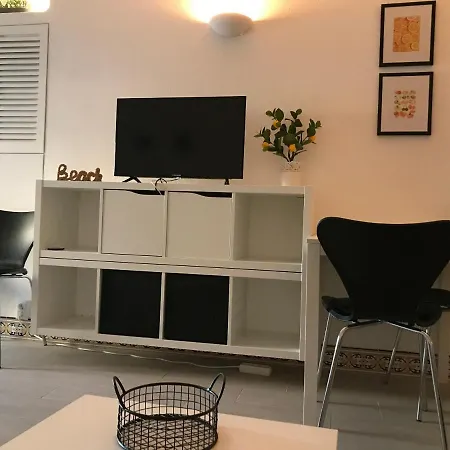 Oura Beach Apartment *